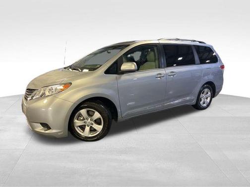2014 Toyota Sienna LE