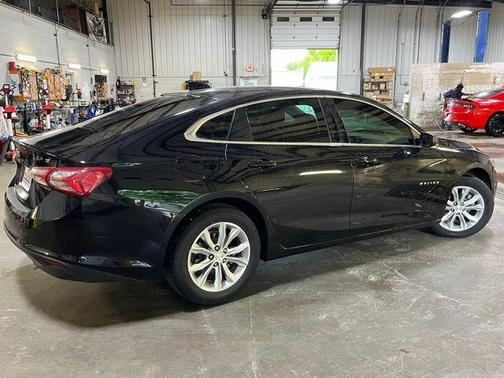 Mosaic Black Metallic 2019 Chevrolet Malibu LT