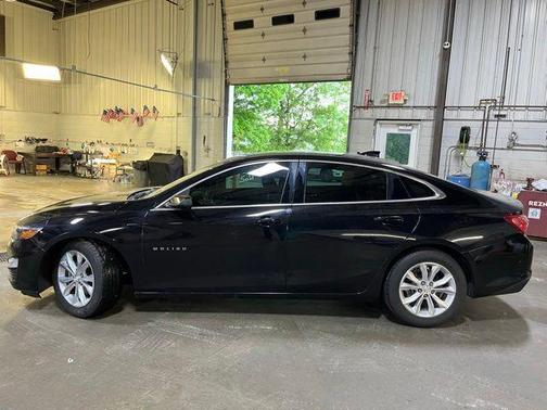 Mosaic Black Metallic 2019 Chevrolet Malibu LT