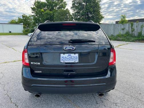 Tuxedo Black Metallic 2013 Ford Edge SE