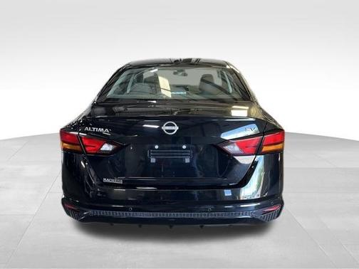 Super Black Clearcoat 2024 Nissan Altima 2.5 SV