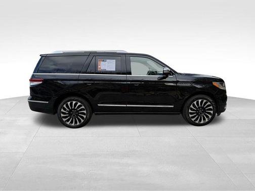 2022 Lincoln Navigator Black Label