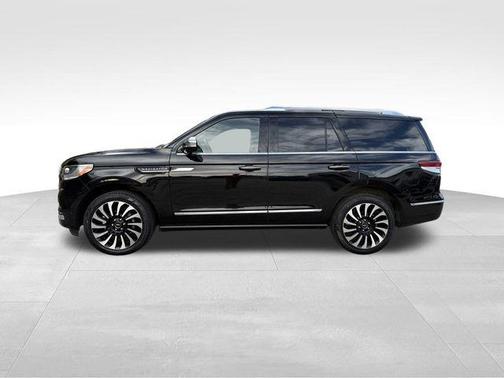 2022 Lincoln Navigator Black Label