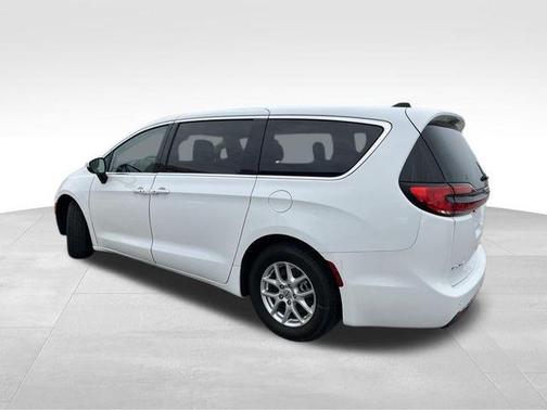 Bright White Clearcoat 2023 Chrysler Pacifica Touring-L