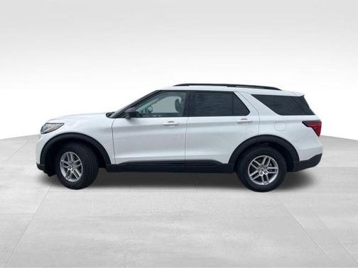 White Metallic 2025 Ford Explorer Active