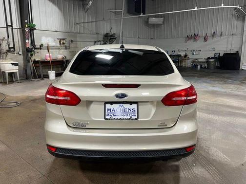 White Gold Metallic 2018 Ford Focus SE