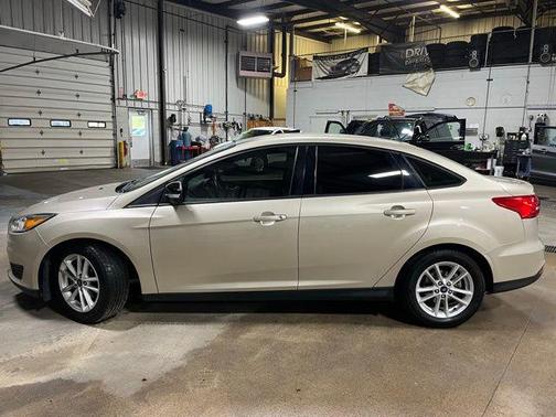 White Gold Metallic 2018 Ford Focus SE