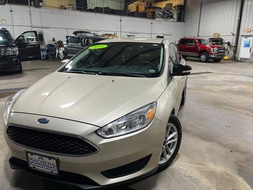 White Gold Metallic 2018 Ford Focus SE