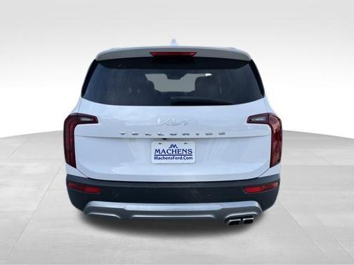 Glacial White Pearl 2022 Kia Telluride S
