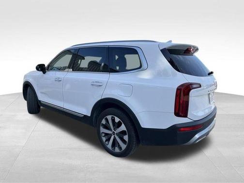 Glacial White Pearl 2022 Kia Telluride S