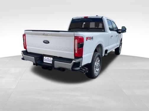 Oxford White 2026 Ford F-350 Lariat Super Duty