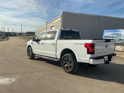 2025 Ford F-150 Lightning Flash