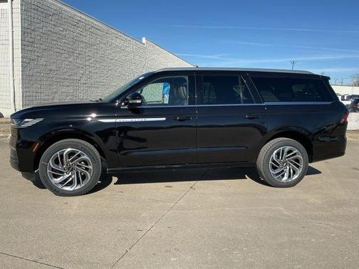 2026 Lincoln Navigator L Reserve