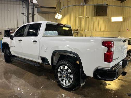 Summit White 2024 Chevrolet Silverado 2500 Custom