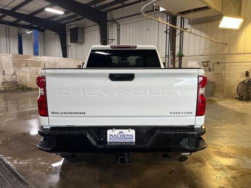 Summit White 2024 Chevrolet Silverado 2500 Custom