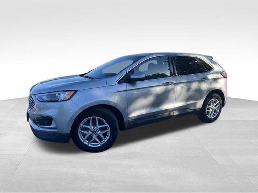 Silver Metallic 2024 Ford Edge SEL