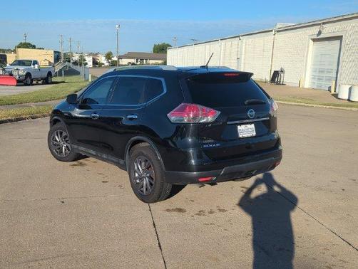 Magnetic Black 2016 Nissan Rogue SL