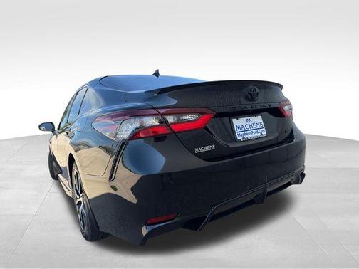 Midnight Black Metallic 2021 Toyota Camry SE