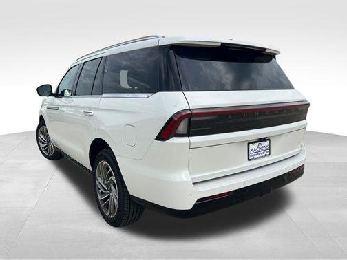 White Metallic 2027 Lincoln Navigator Reserve