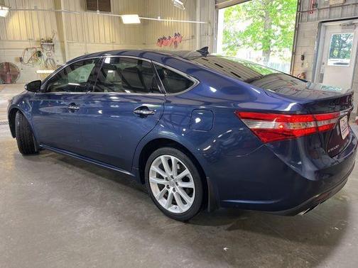 Pearl 2014 Toyota Avalon Limited