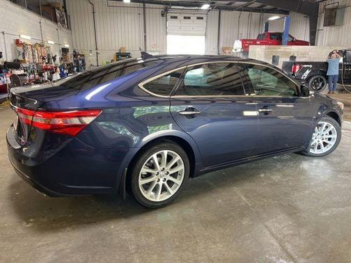 Pearl 2014 Toyota Avalon Limited