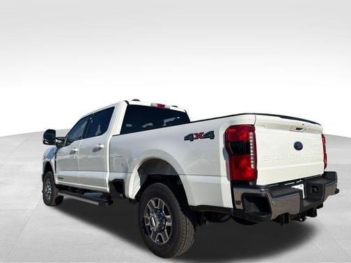 White Metallic 2026 Ford F-350 Lariat Super Duty