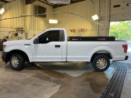 Oxford White 2017 Ford F-150 XL