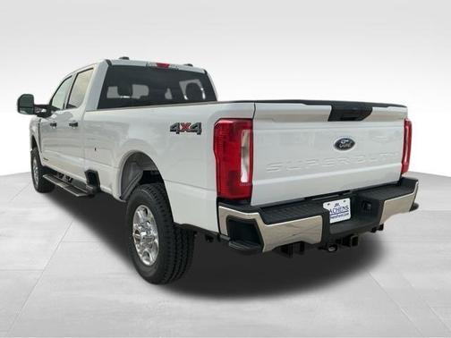 Oxford White 2026 Ford F-350 XLT