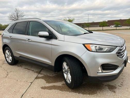 Silver Metallic 2022 Ford Edge Titanium