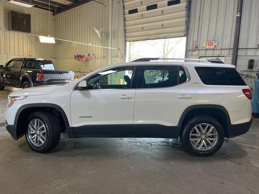 2017 GMC Acadia SLE-2