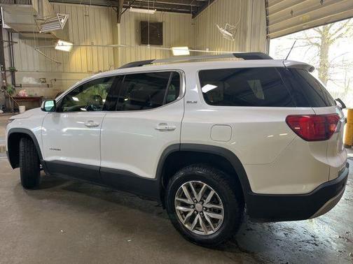 2017 GMC Acadia SLE-2