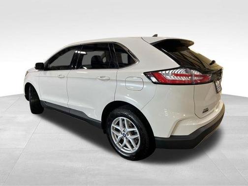 White Metallic 2022 Ford Edge SEL