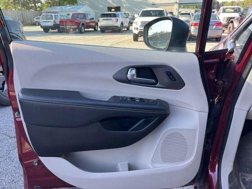 Velvet Red Pearlcoat 2023 Chrysler Pacifica Touring-L