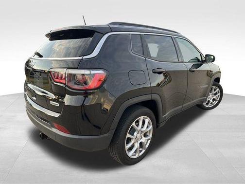 2024 Jeep Compass Latitude Lux