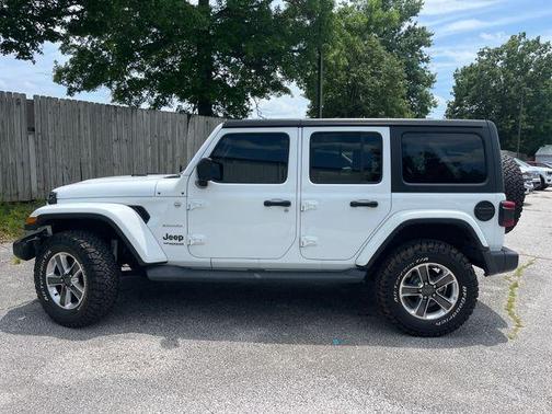 Bright White Clearcoat 2019 Jeep Wrangler Unlimited Sahara