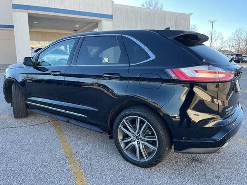 Black 2019 Ford Edge Titanium