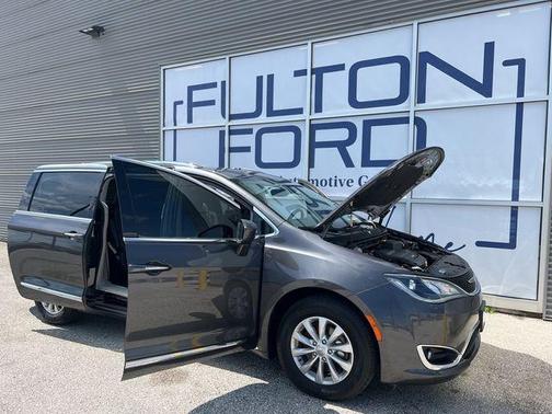 2018 Chrysler Pacifica Touring-L