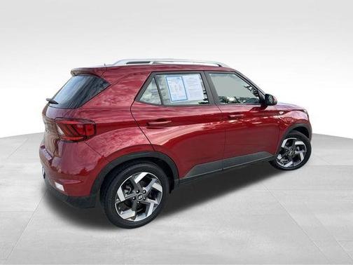 2024 Hyundai VENUE SEL