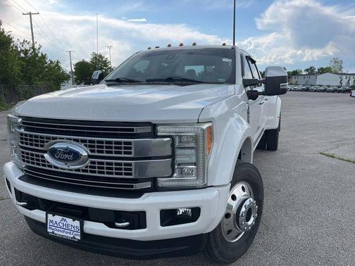 White Platinum Clearcoat Metallic 2017 Ford F-450 Platinum