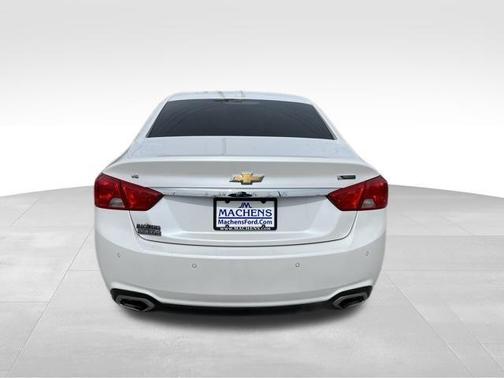 Iridescent Pearl Tricoat 2019 Chevrolet Impala Premier 2LZ