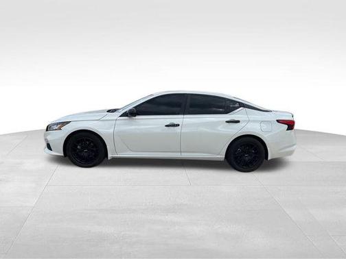 2022 Nissan Altima 2.0 SR