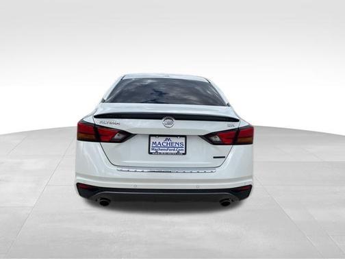 2022 Nissan Altima 2.0 SR