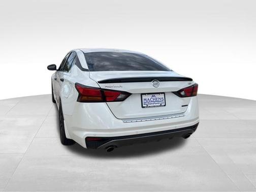 2022 Nissan Altima 2.0 SR