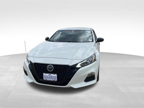2022 Nissan Altima 2.0 SR