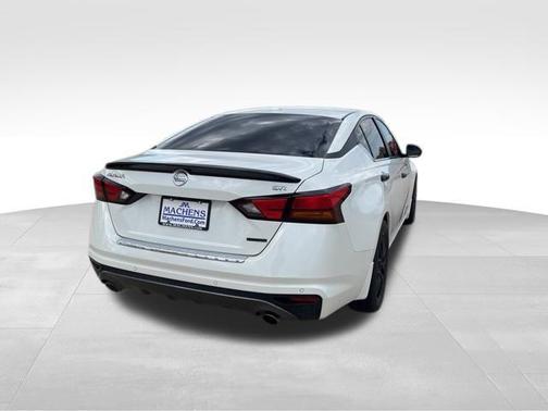 2022 Nissan Altima 2.0 SR