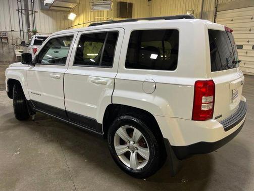 Bright White Clearcoat 2017 Jeep Patriot Sport