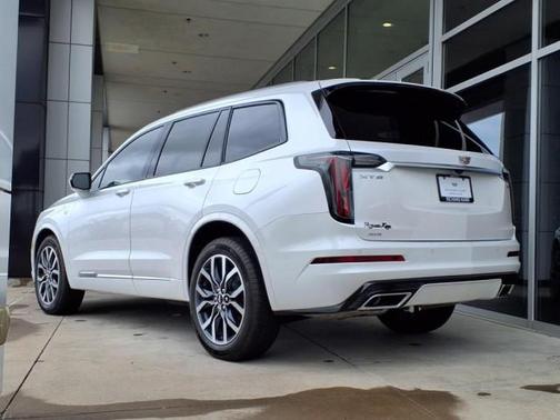 2025 Cadillac XT6 Sport AWD