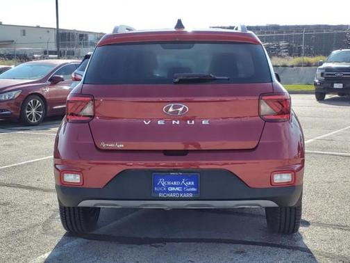 2021 Hyundai VENUE SEL