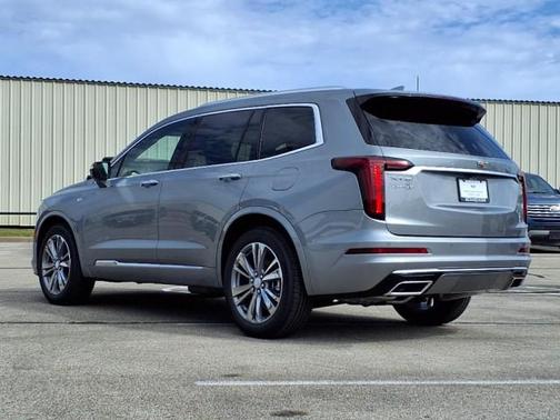 2025 Cadillac XT6 Premium Luxury FWD