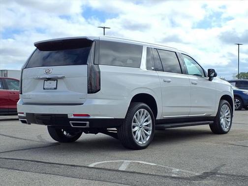 2025 Cadillac Escalade ESV Luxury